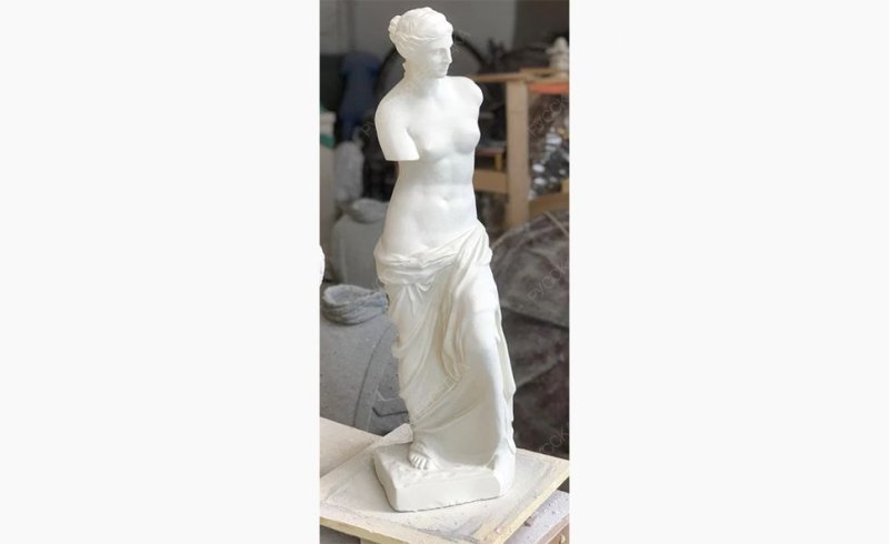 Скульптура Венера Милосская в белом цвете