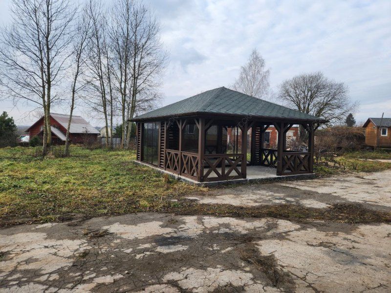 Закрытая беседка Клима